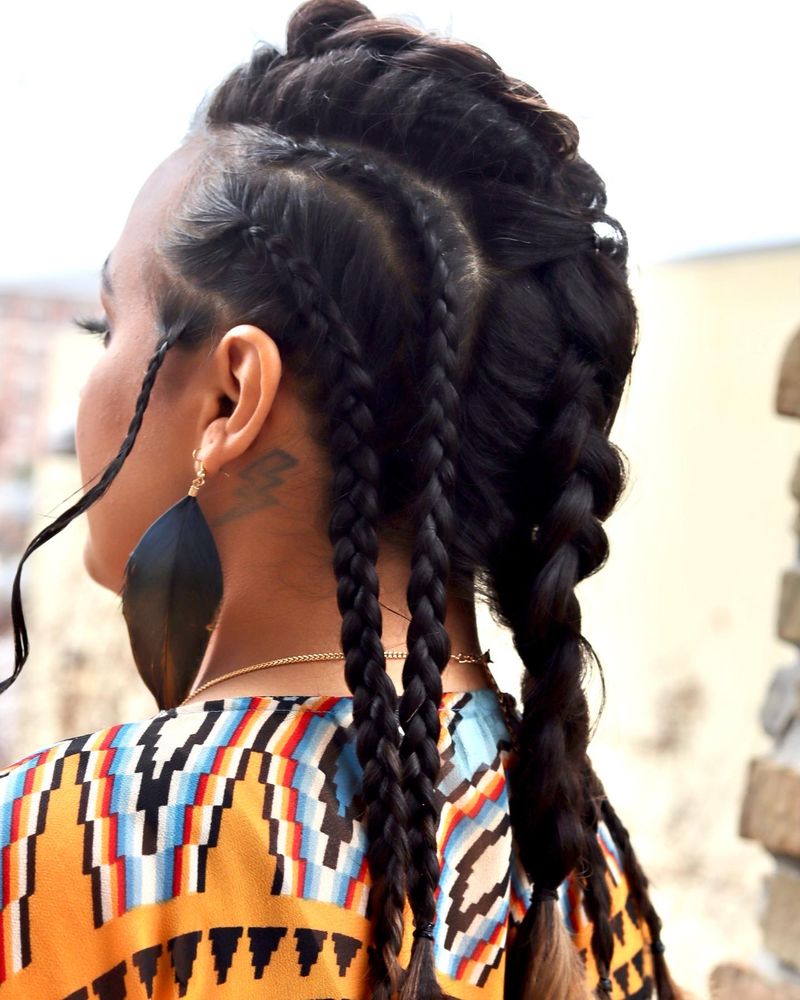 Alicia M Hair  Logo
